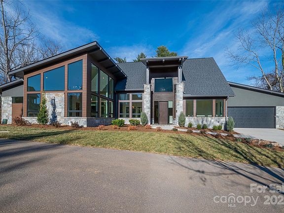 2nd image of 11 Kiftsgate Ct