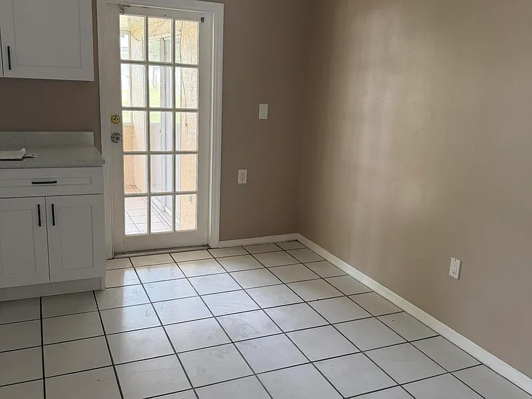 1337 Helvenston St NW — Photo 8