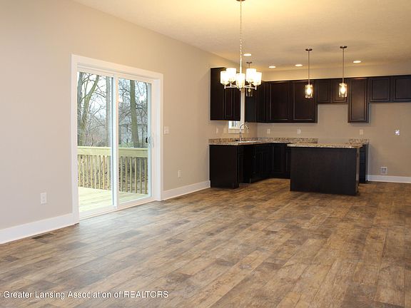 2nd image of 2510 Winterberry St