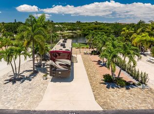 668 Barracuda Bnd, Fort Myers Beach, FL 33931