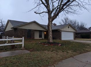 9721 Oak Tree Ter, Midwest City, OK 73130