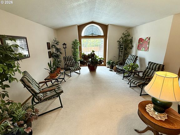 2nd image of 10507 NE 33rd Ave