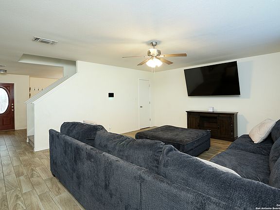 5th image of 9838 CHARLINE LN