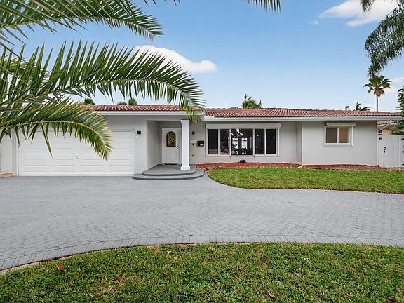 2nd image of 5950 NE 28th Avenue