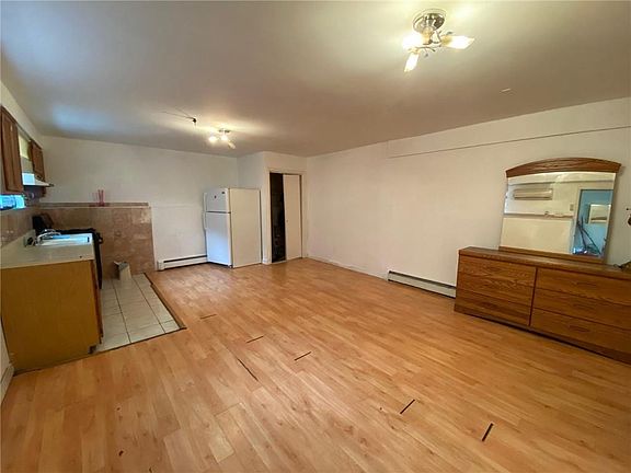 3rd image of 449 Weser Ave #1
