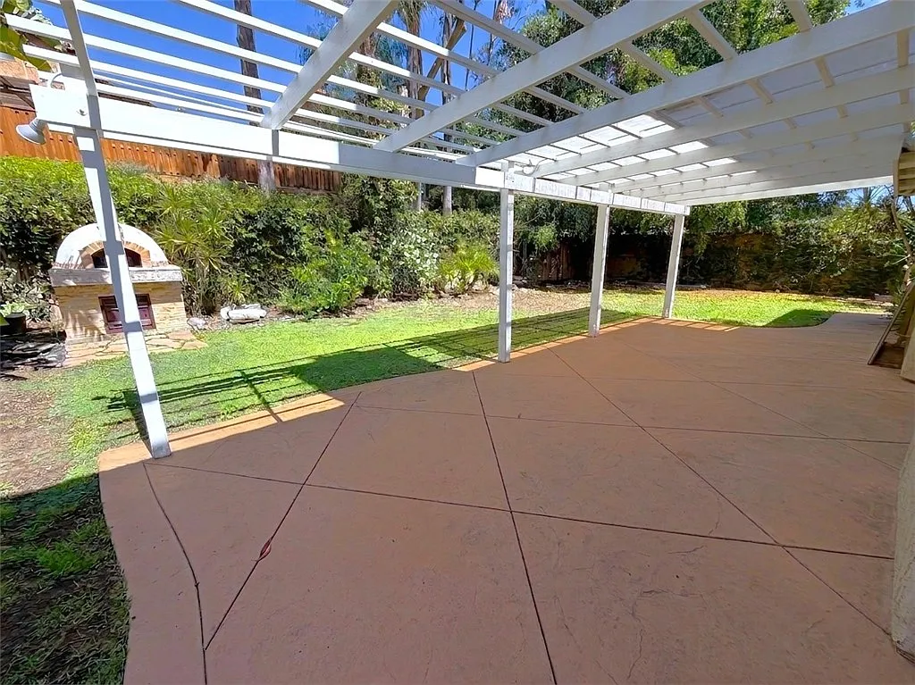 3 bed, 2.5 bath, 1623 sqft, $5,000 — Photo 4