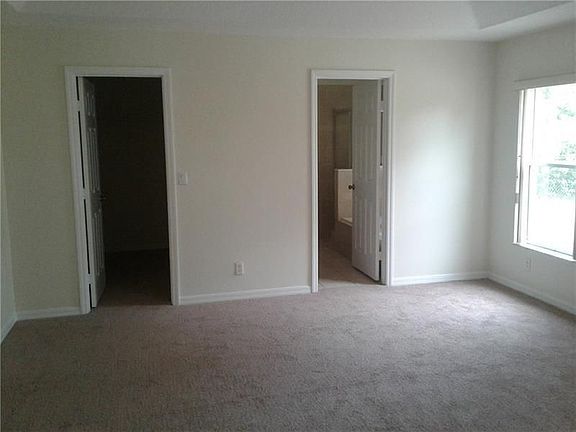 5th image of 1752 SW Airoso Blvd