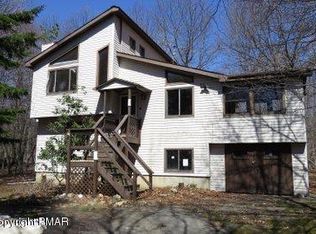 111 Pioneer Trl, Long Pond, PA 18334