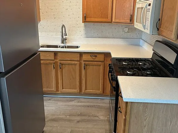 7101 166th St APT 3D, Tinley Park, IL 60477