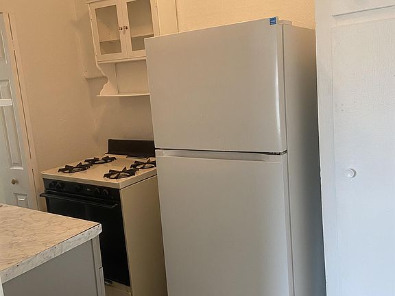 4th image of 505 N Blackstone St #2