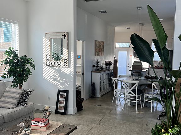 4th image of 2304 1/2 E 9th Ave