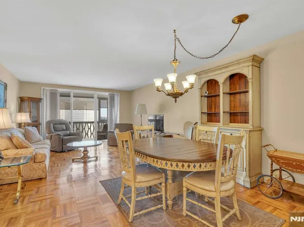 2000 Linwood Ave APT 16T, Fort Lee, NJ 07024