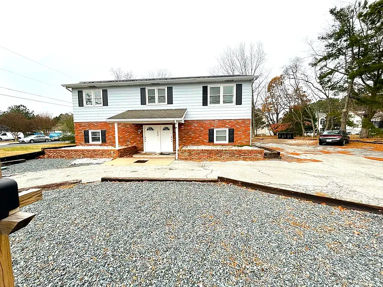 1200 Emerson Ave #C — Photo 1