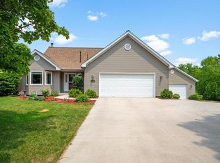 5430 Underwood Ln N, Plymouth, MN 55442