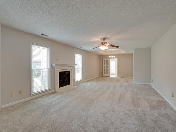 5th image of 1017 Brisbane Ln SE
