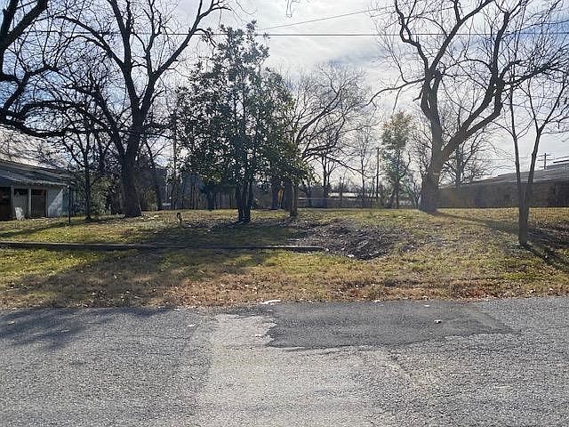 1st image of 314 E 2nd St