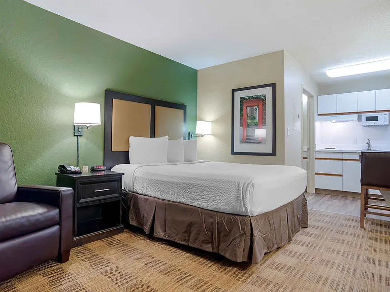 Studio Suite - 1 Queen Bed