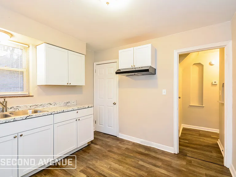 3052 Worthington Ave — Photo 5