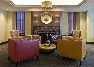 The Metropolitan — Photo 2
