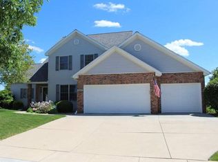 3317 Peppertree Ln, Bloomington, IL