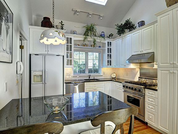 3rd image of 95 Mill Hill Ln