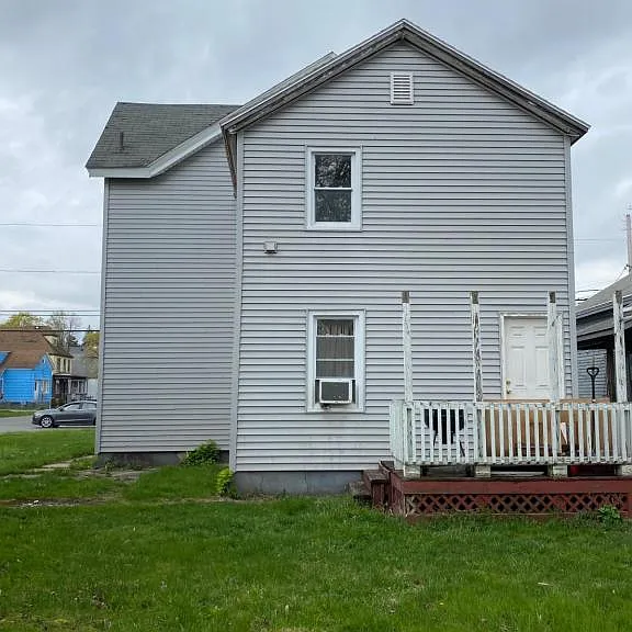 1207 Schuyler St — Photo 5