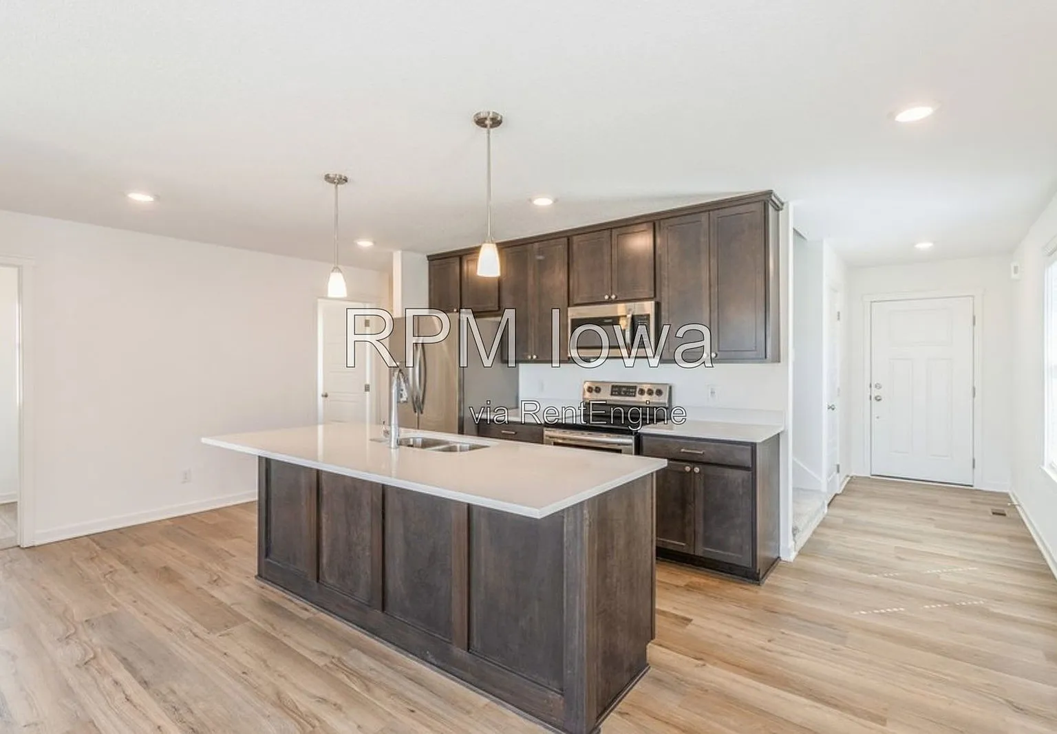 4 bed, 3.0 bath, 2138 sqft, $2,495 — Photo 3