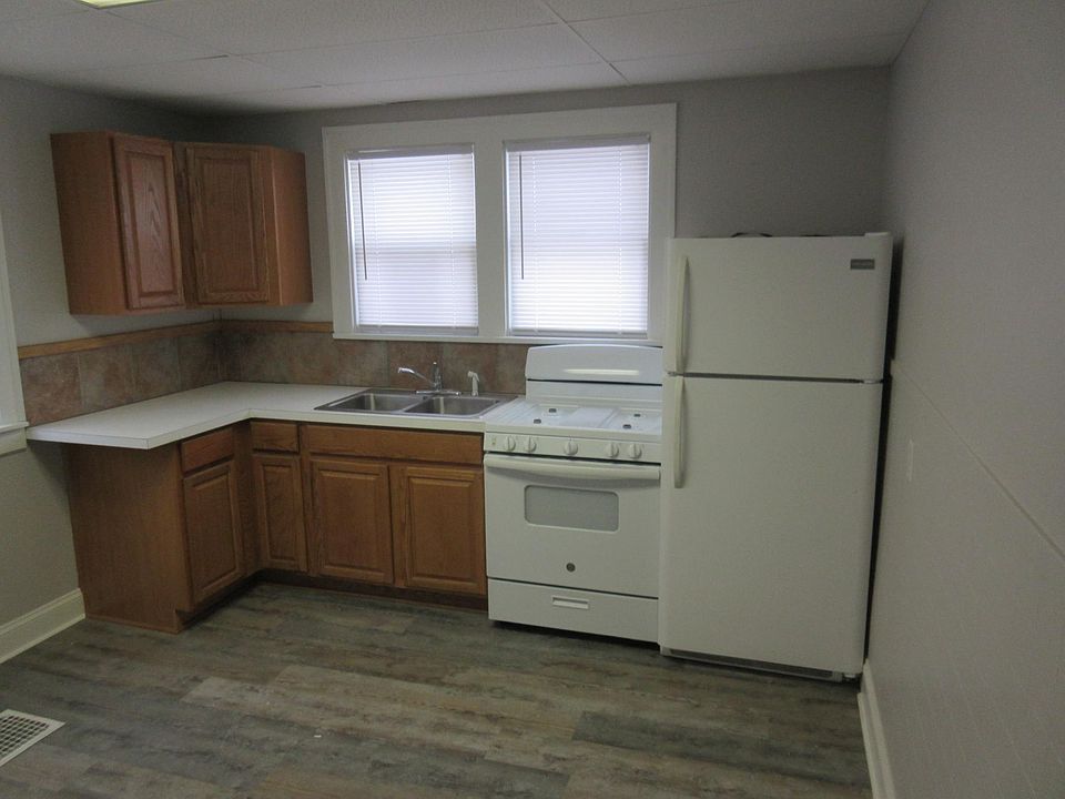 1st image of 3179 S Park Ave