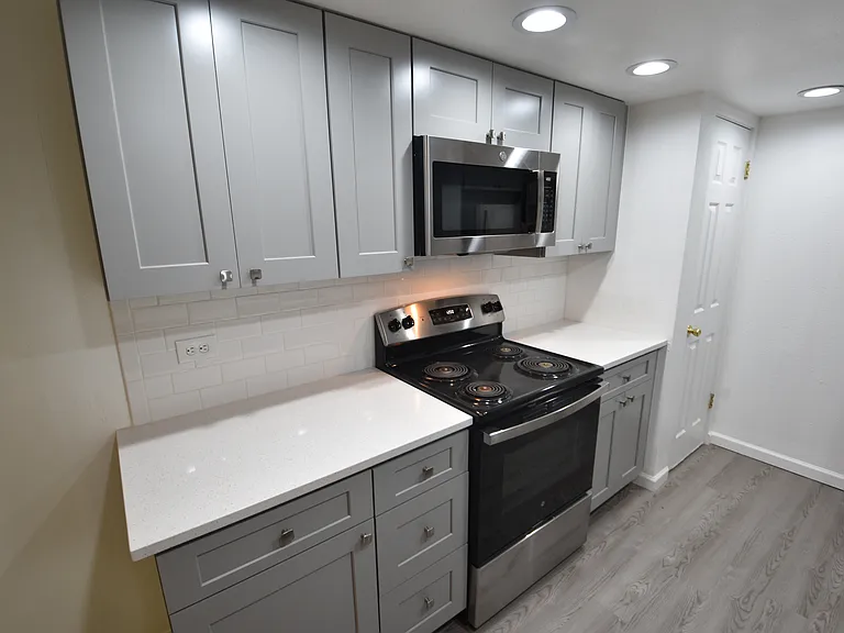 4440 Laguna Pl - Meadows Apartments — Photo 36