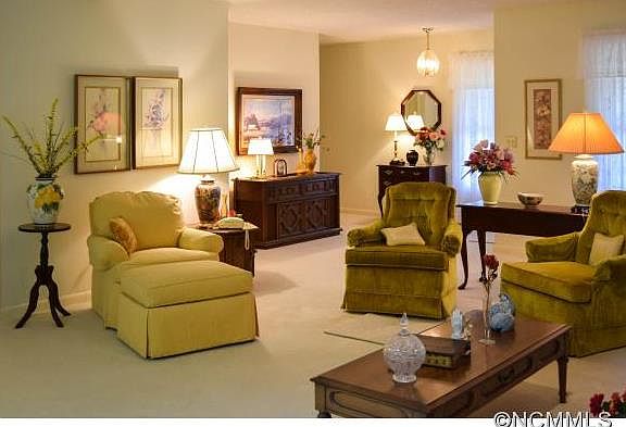 5th image of 135 Sweetwater Hills Dr