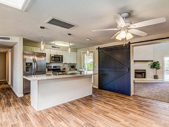 4th image of 2916 W Caribbean Ln