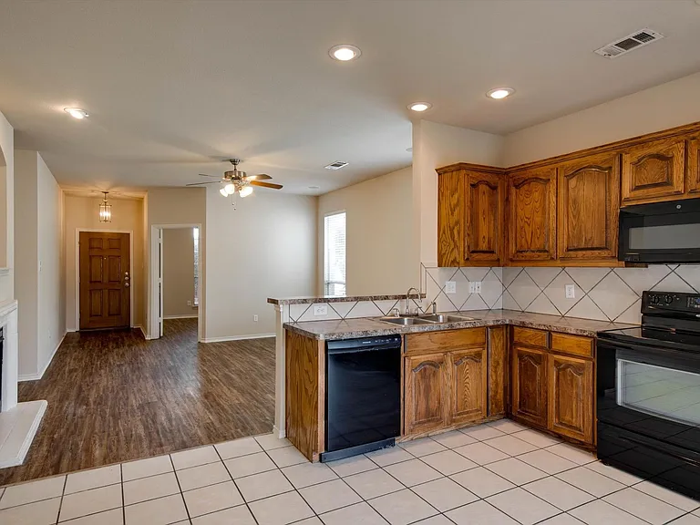 10860 Hawks Landing Rd — Photo 12