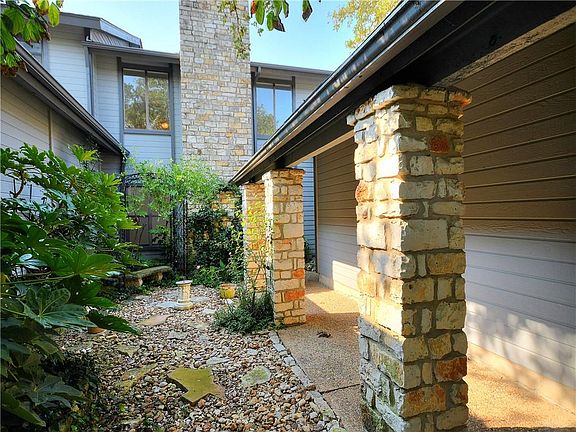 3rd image of 8912 Mariscal Canyon Dr