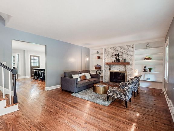 2nd image of 2327 Carlton Ter