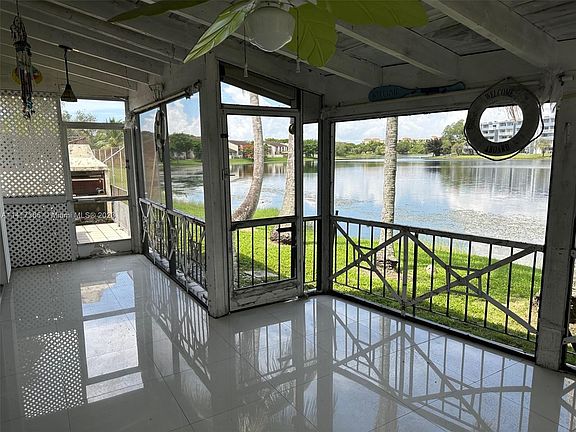 5th image of 9165 Fontainebleau Blvd APT 1