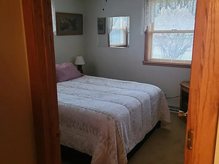 1713 Clover Ln — Photo 4