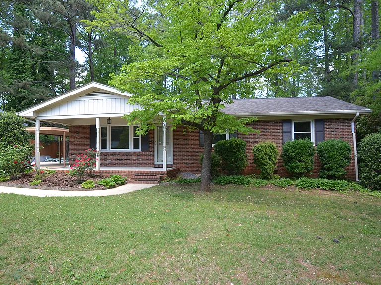 806 Kingswood Dr — Photo 18