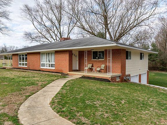 3rd image of 655 & 677 N Meadowlark Ln