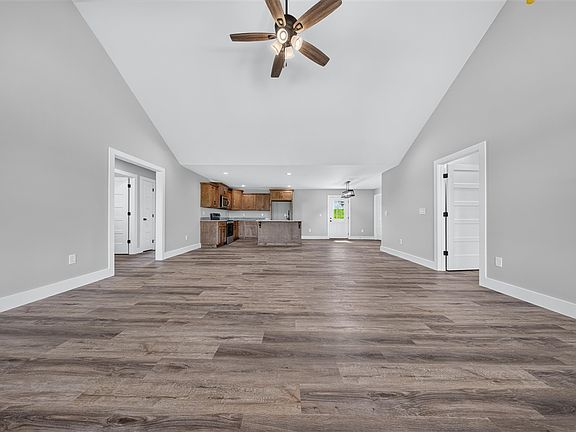 5th image of 100 Head Ln