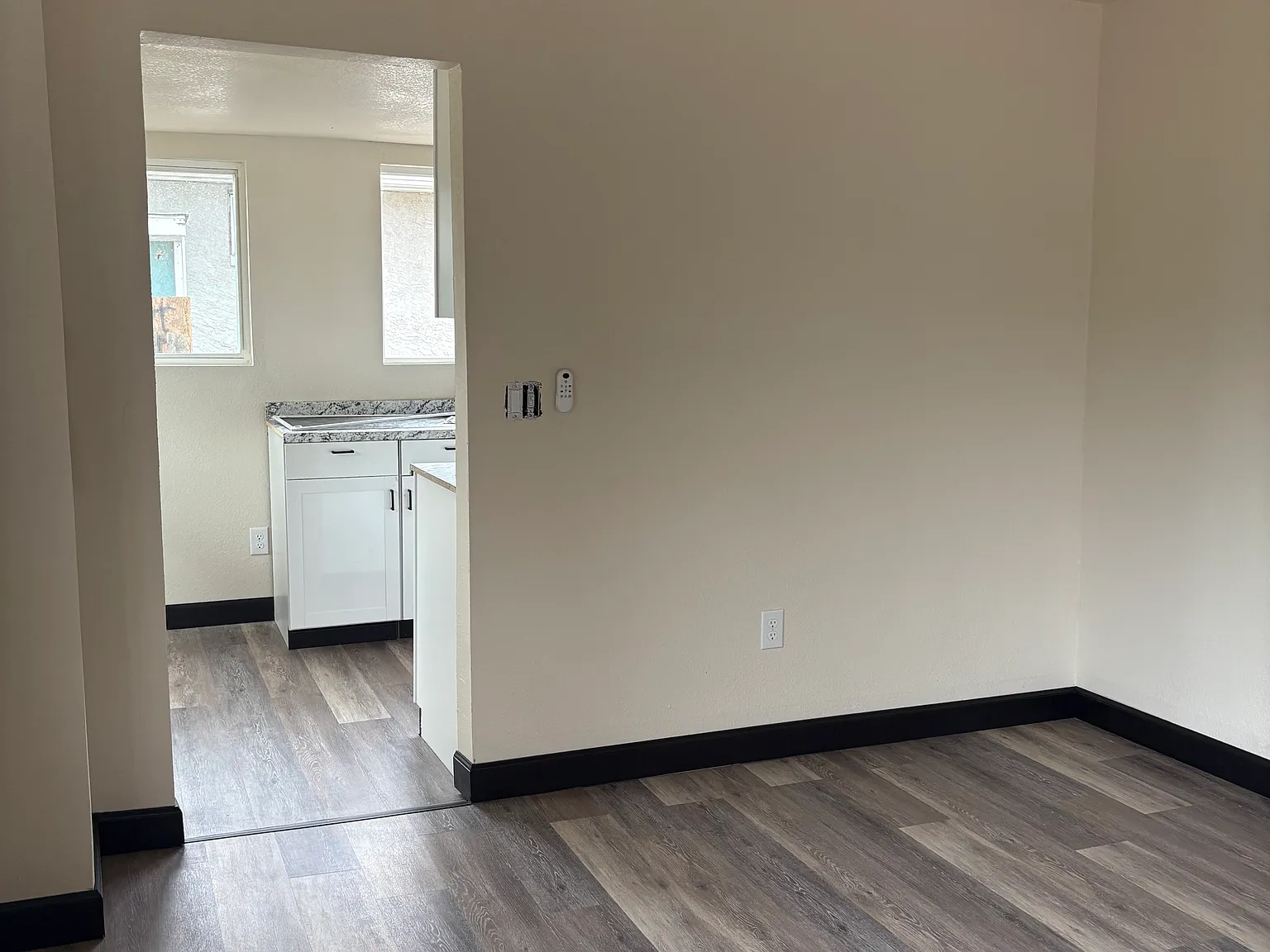 2 bed, 880 sqft, $1,300 — Photo 4