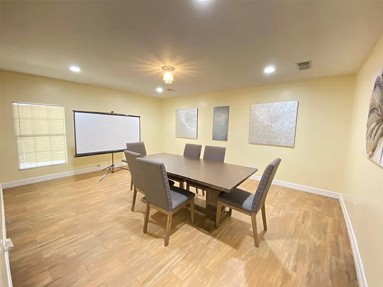 2125 Strawberry Rd — Photo 10
