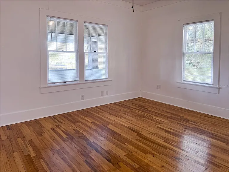 2520 NE 70th St — Photo 22