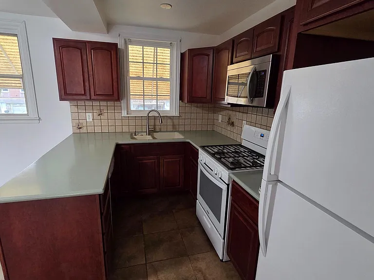 3342 Ashville St — Photo 8