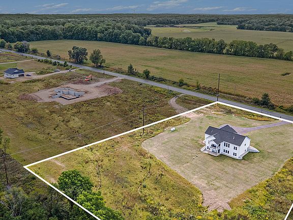 4th image of 7960 N Westnedge Ave