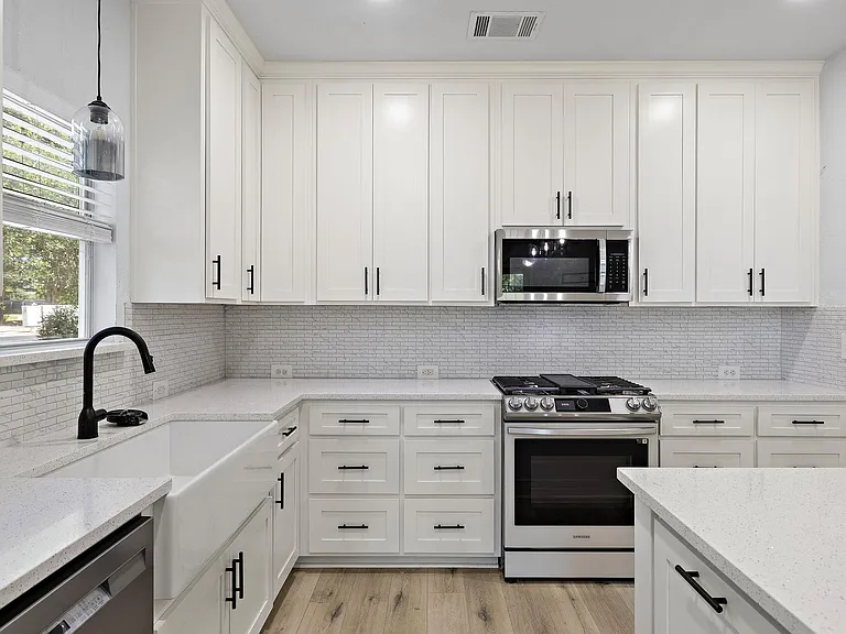 502 Sherwood Ct — Photo 11