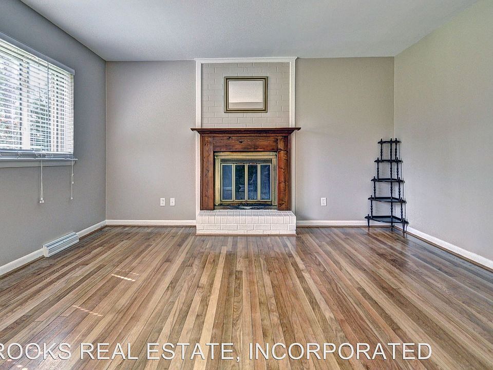 1st image of 113 Chestnut Dr