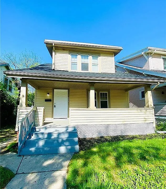 821 Catalpa Dr