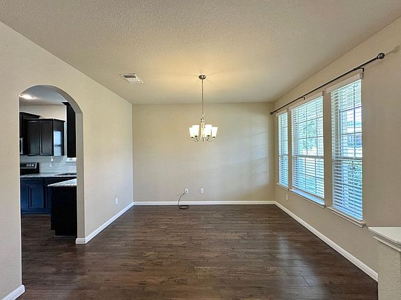 3rd image of 3607 Dumfries Ct