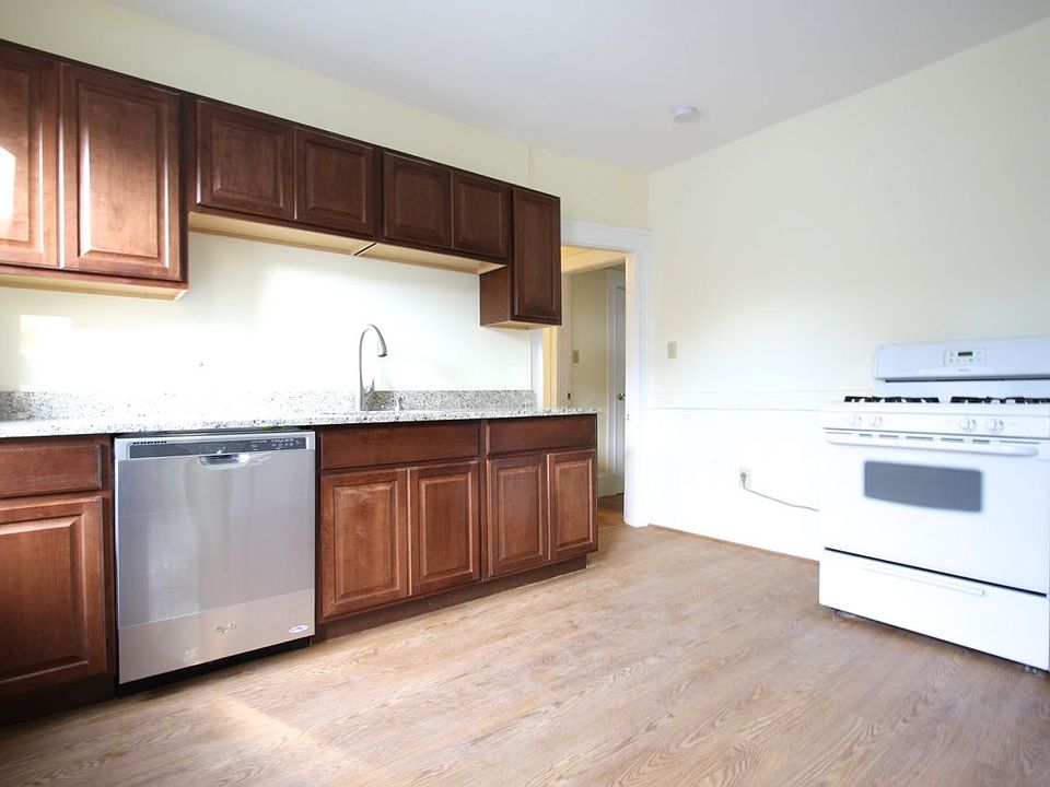 Renovated kitchen, granite counters