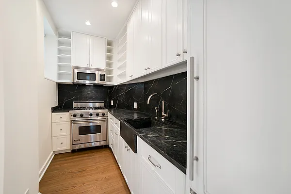 Rented by Akam Sales and Brokerage | media 8